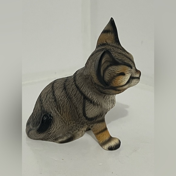 Harvey Knox Ceramic Playful Kitten Figure - Picture 10 of 13